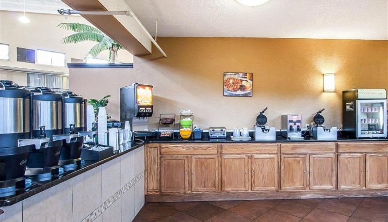 Restaurant - Clarion Inn Murfreesboro Old Fort Pkwy