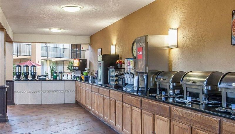 Restaurant - Clarion Inn Murfreesboro Old Fort Pkwy