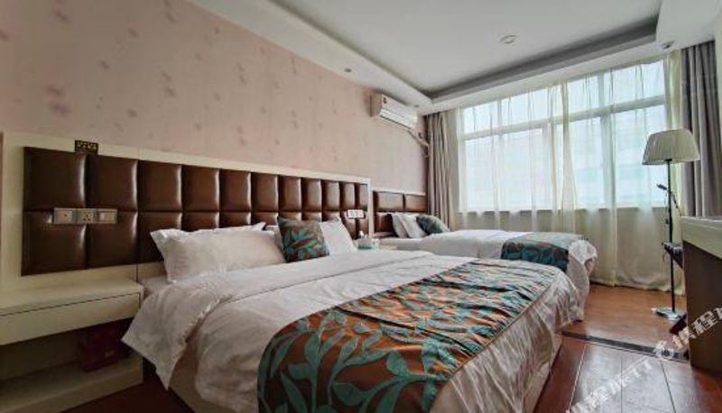 Pokój typu family - Tiantai Longchao Business Hotel