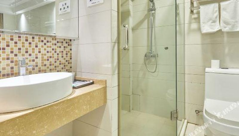 Camera - Yinglun Fengshang Hotel