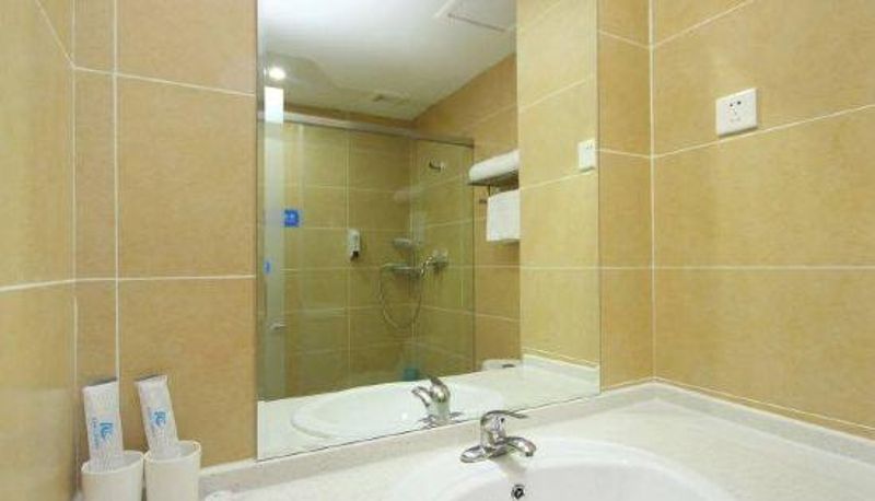 Kamer - Shenyang Fuqiang Kangle Express Hotel