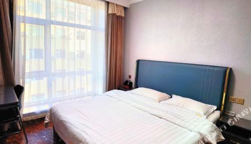 Camera business - Golden Bridge Hotel