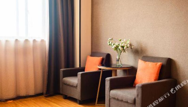 Pokój z widokiem na jezioro - Qitian Hotel (Yingu International)