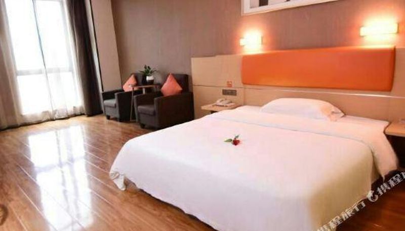 Pokój z widokiem na jezioro - Qitian Hotel (Yingu International)