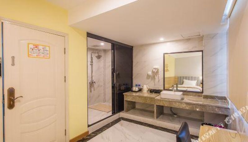 Camera - Platinum Select Hotel