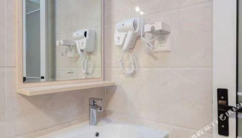 Camera - Yuanzhuang Hotel (AIA Plaza store)