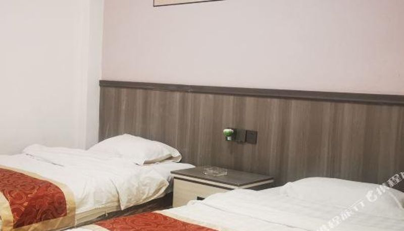 Zimmer - Ruili Huaxi Youth Apartment