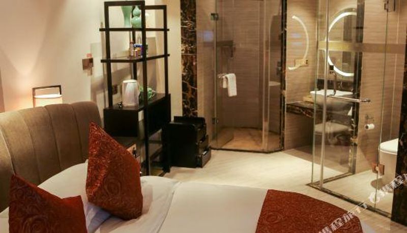 Camera - Yuetu International Hotel