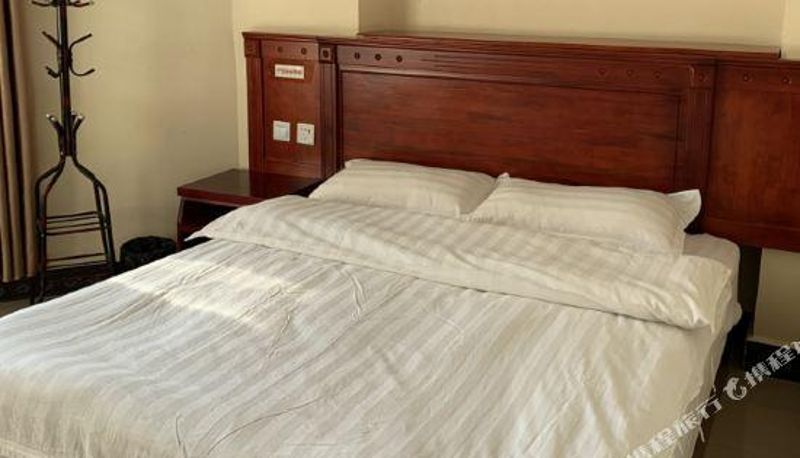 Zimmer - Ruili Dingshun Hotel