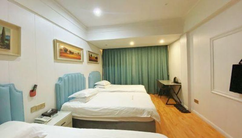 Camera - 8090 Boutique Hotel