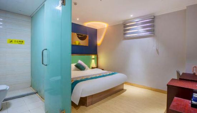 Camera - A chain hotel (Luojiang Strait Gymnasium Store)