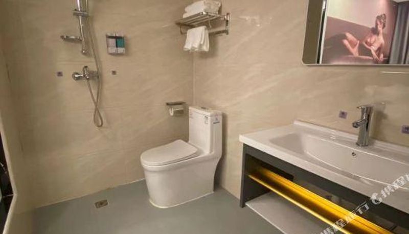 Camera - Yicheng R Apartment