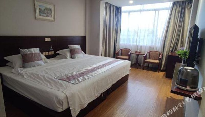 Pokój typu family - Sunshine Holiday Hotel