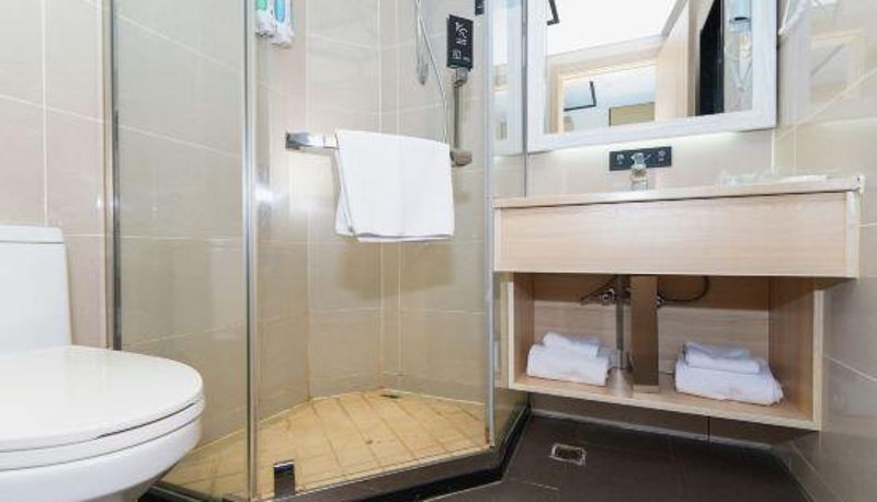Zimmer - Nanchang)  Xinjian District City Comfort Inn (Qianhu University Store