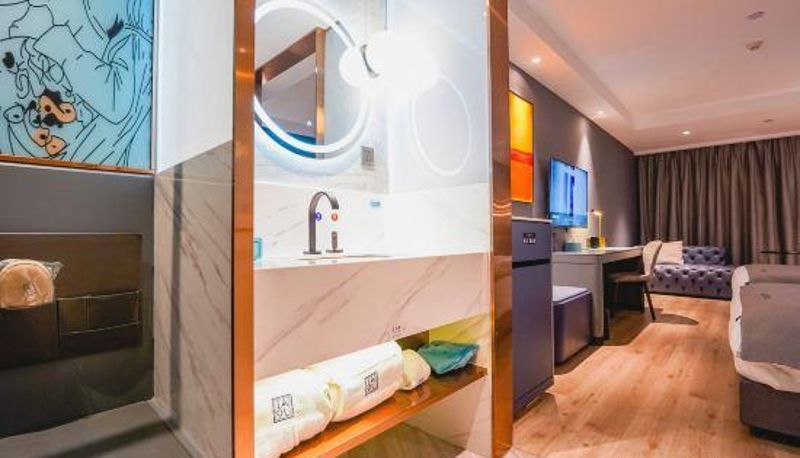 Camera - Lanou Hotel (Nanchang tengwangge bayigan subway station store)