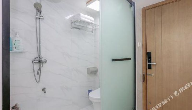 Zimmer - Xibei Hotel (Nanchang West Railway Station Branch of Jiulong Lake women's health care hospital)