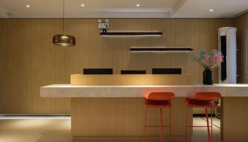 Reception - pomelo Hotel