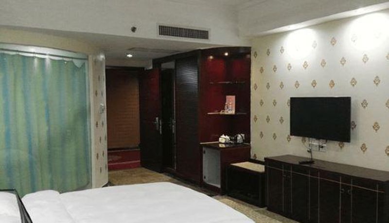 Widok wnętrza - Berman Hotel (Shuitou Shihuang Branch)