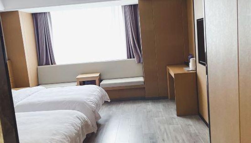 Camera - Kaibin Hotel (Leshan Giant Buddha Zhanggongqiao Food Street)