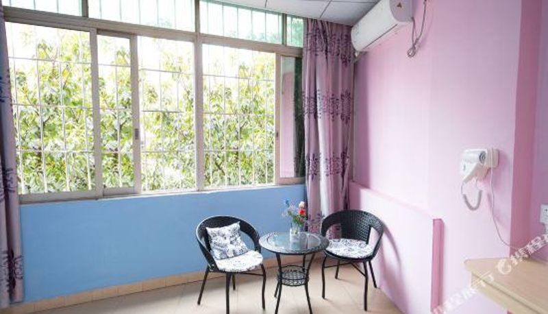 Camera - Luoding Jinyue Business Apartment