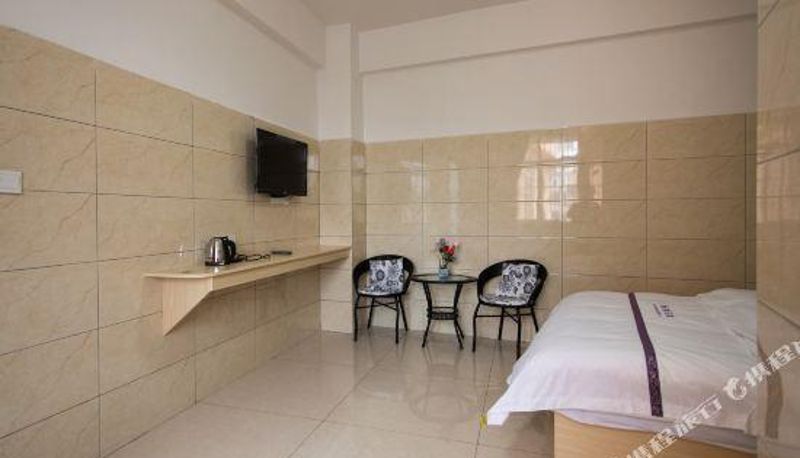 Camera - Luoding Jinyue Business Apartment