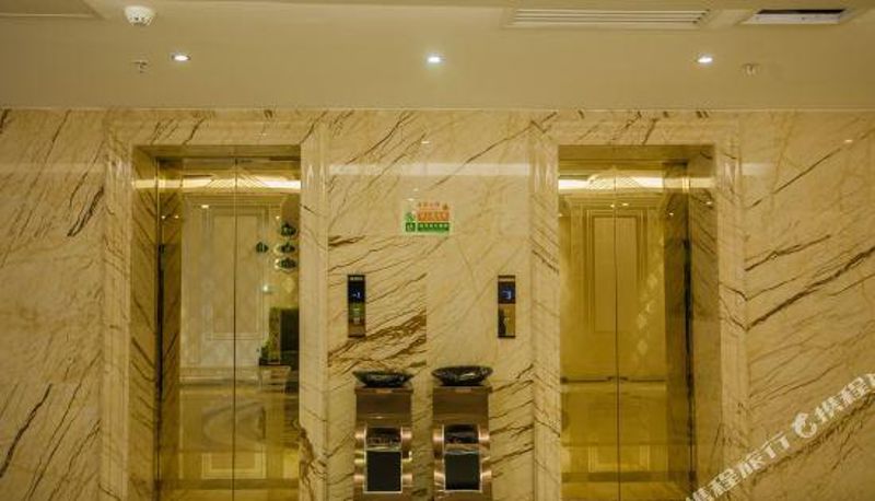 Recepcja - Vienna International Hotel (Korla Swan River)