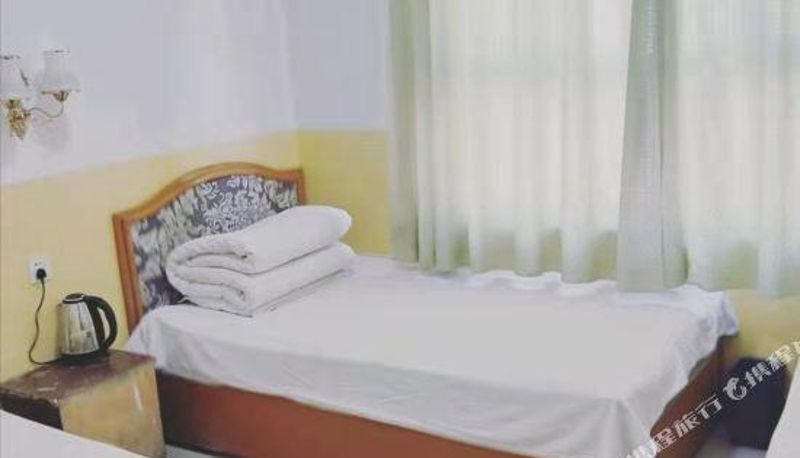 Kamer - Korla Chengyi Express Hotel