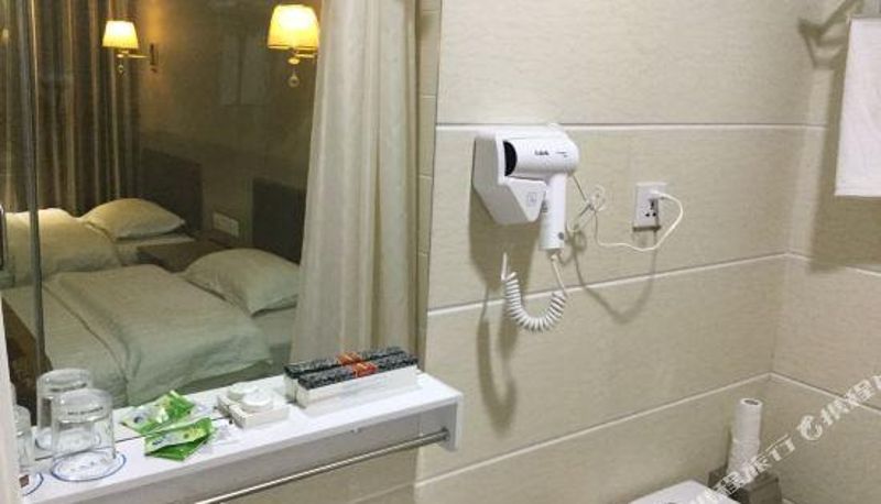 Kamer - Jiayuguan Licheng Mingyou Hotel
