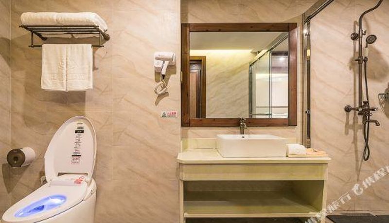 Kamer met balkon - Silu Huayu Holiday Hotel