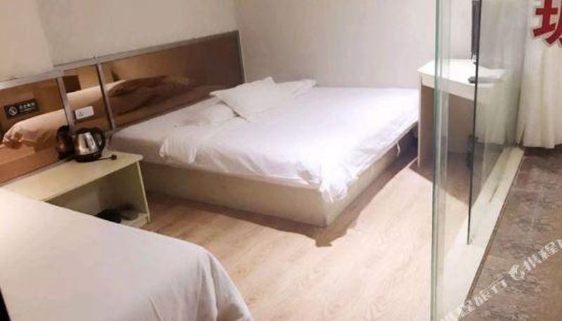 Pokój - Yilong Express Hotel
