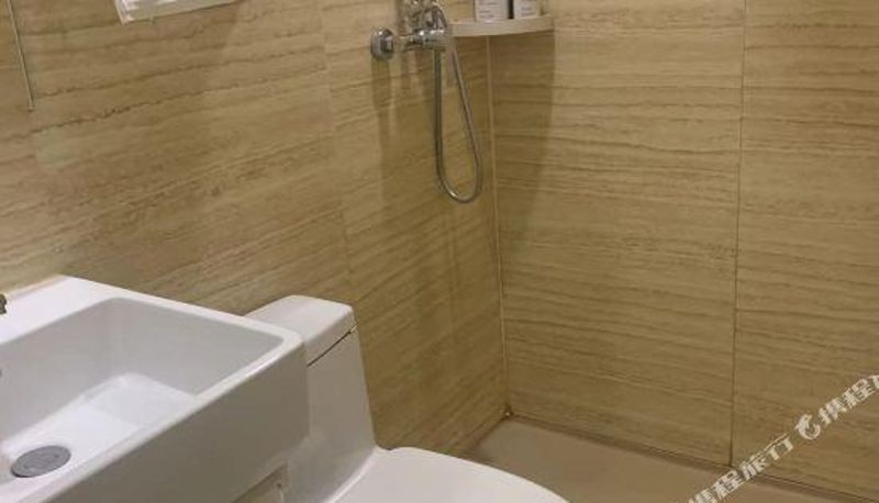 Kamer - Tongbai Yun Hotel (Pedestrian Street Yintai Branch)