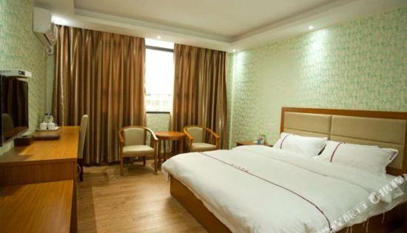 Camera - Yuanzhou Middle Hotel