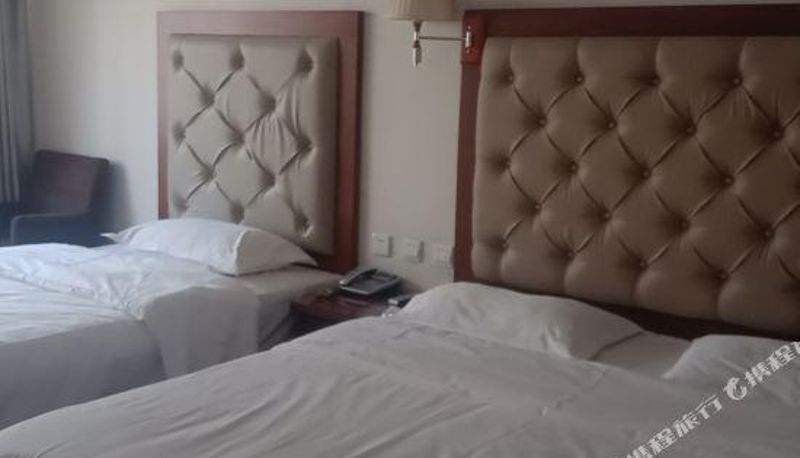 Family room - Longxing Business Hotel