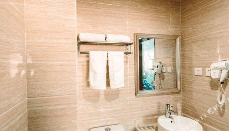 Room - Longxing Business Hotel