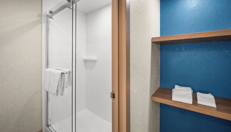 Suite - Holiday Inn Express BOSTON NORTH-WOBURN by IHG