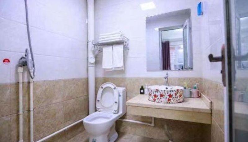 Camera - Yangliping Hotel