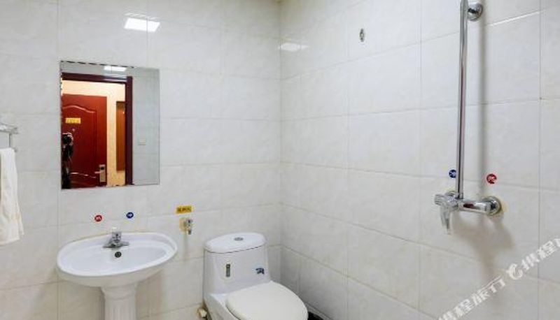 Camera - Fangyuan Qingshe Hotel (Jiexiu railway station store)