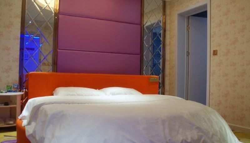 Zimmer - Xianyang Eros Theme Hotel