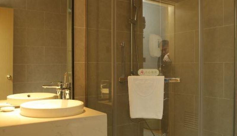 Room - GreenTree Inn Express Hotel (Changshu Southeast Avenue)