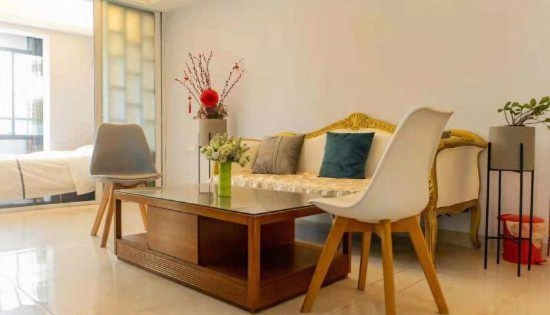 Room with balcony - Sugar Search Ocean View Apartment