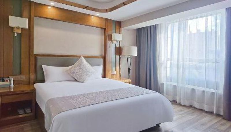 Camera - Yinglun Hotel (Jingkai Wanda Plaza High Speed Rail Station)