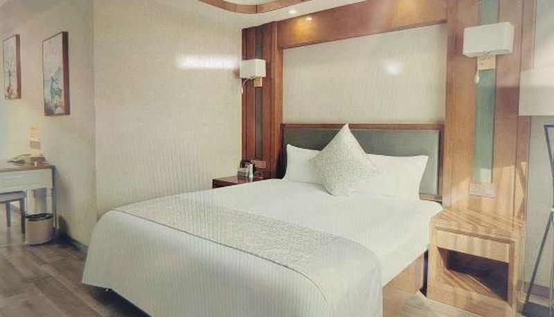 Camera - Yinglun Hotel (Jingkai Wanda Plaza High Speed Rail Station)