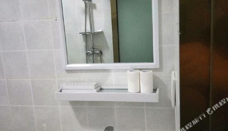 Chambre avec balcon - Sanya Lijiangyuan Travel Rental (Dadonghai Hongsha Wharf Branch)