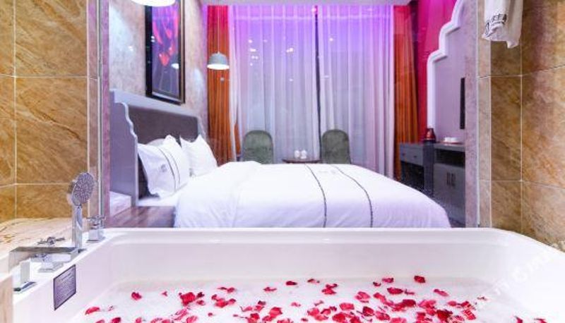 Zimmer - Love Home Courtyard Hotel