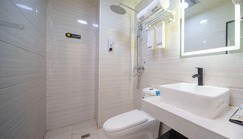 Camera - Luxury Youth Theme Hotel