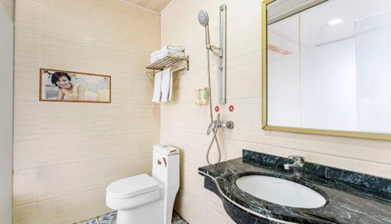 Camera - Guangzhou Jiahao Hotel (Shijing Metro Station)