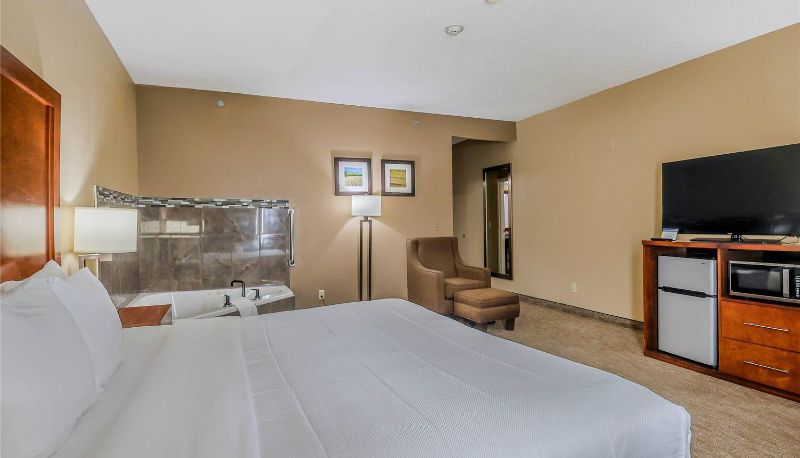 Suite - Comfort Inn Ottawa