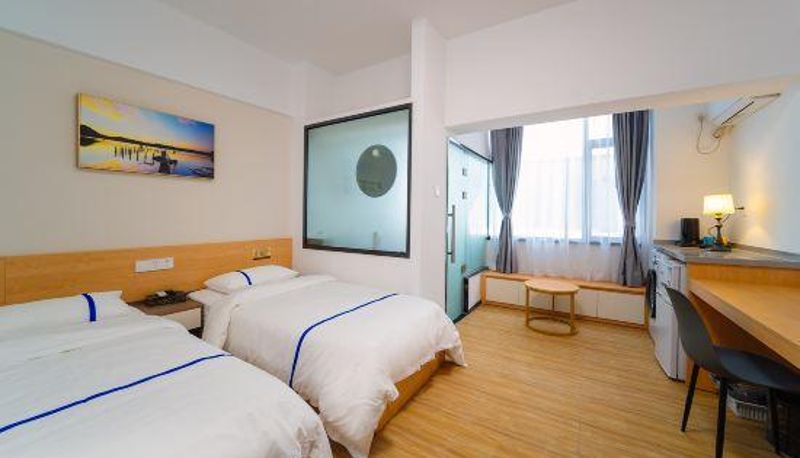 Zimmer - Meiqi Light Luxury Apartment (Zhuhai Mingzhu City Rail Station)