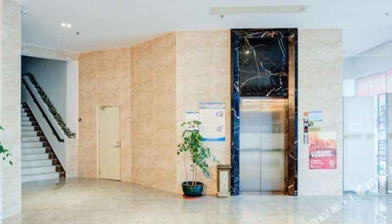 Reception - Jinlizhou Hotel (Gongbei Port Light Rail Station)