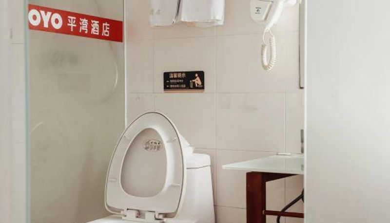Kamer - Pingwan Business Hotel (Shenzhen Nanlian Metro Station Moortown Branch)